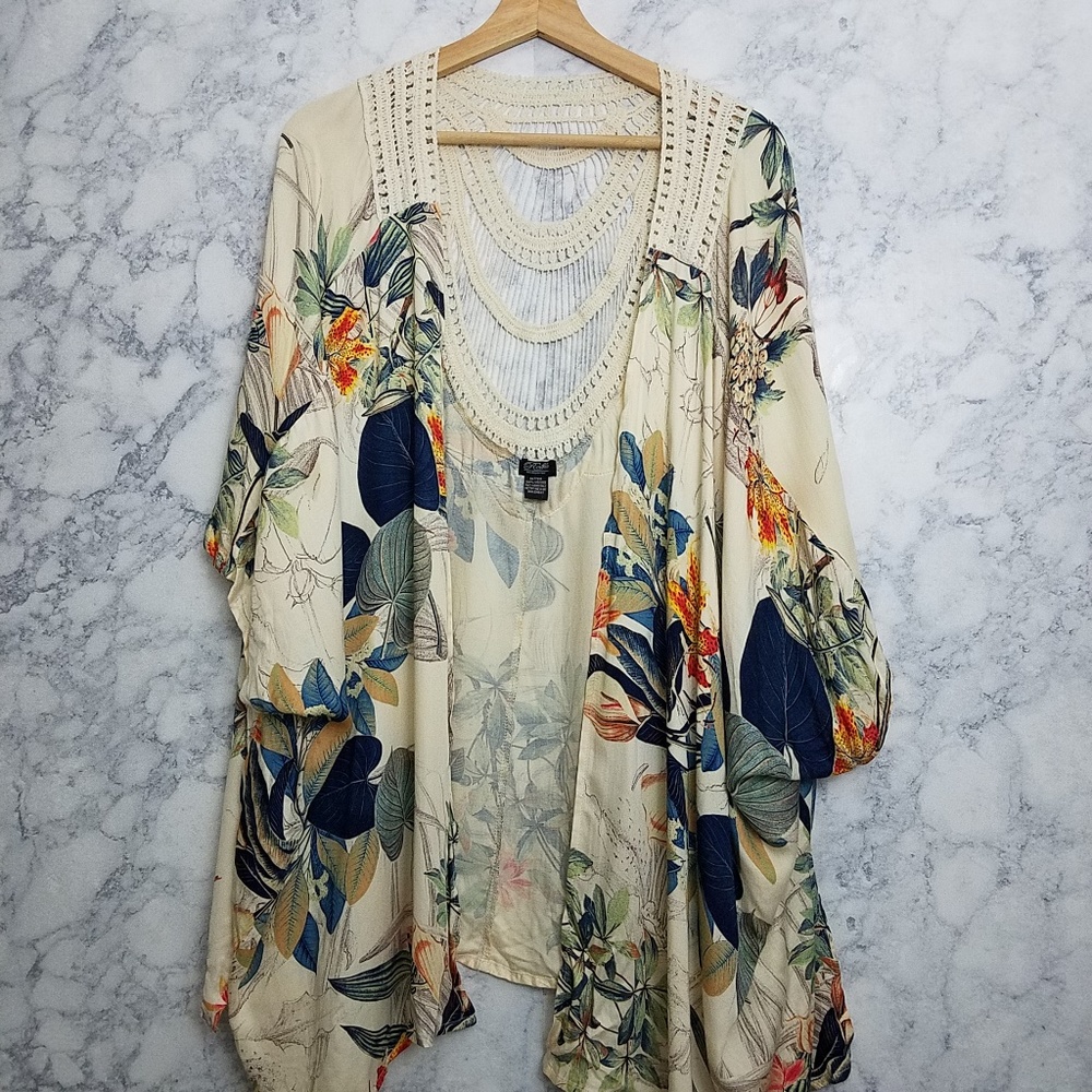 woman's cardigan size M (AC35)